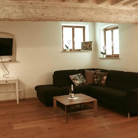 Stilvolle Wohnung Auf 50 M² Mit Parkplatz Und Wifi Kraiburg am Inn Exteriör bild