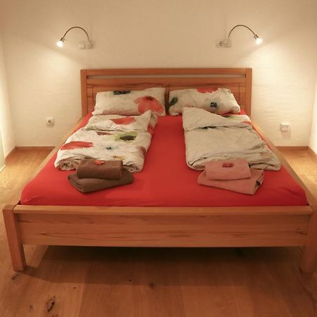 Stilvolle Wohnung Auf 50 M² Mit Parkplatz Und Wifi Kraiburg am Inn Exteriör bild
