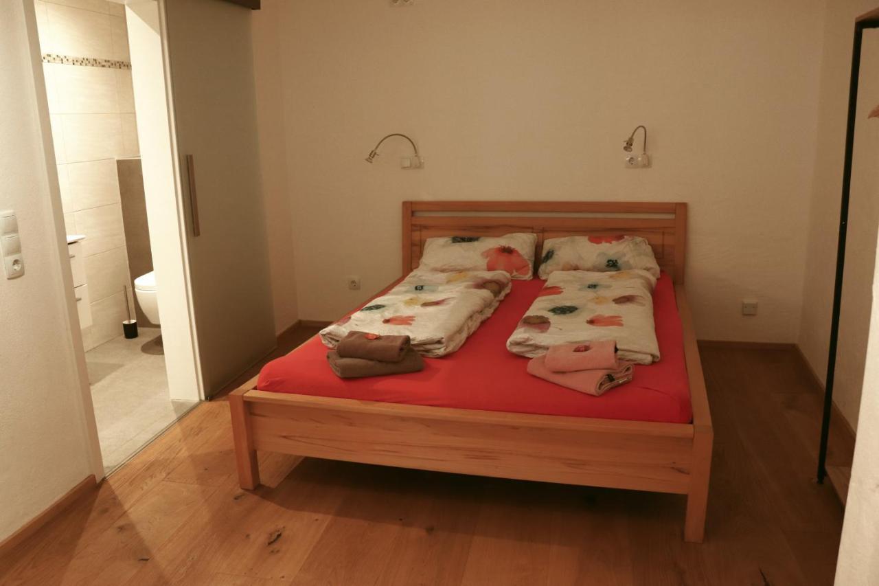 Stilvolle Wohnung Auf 50 M² Mit Parkplatz Und Wifi Kraiburg am Inn Exteriör bild