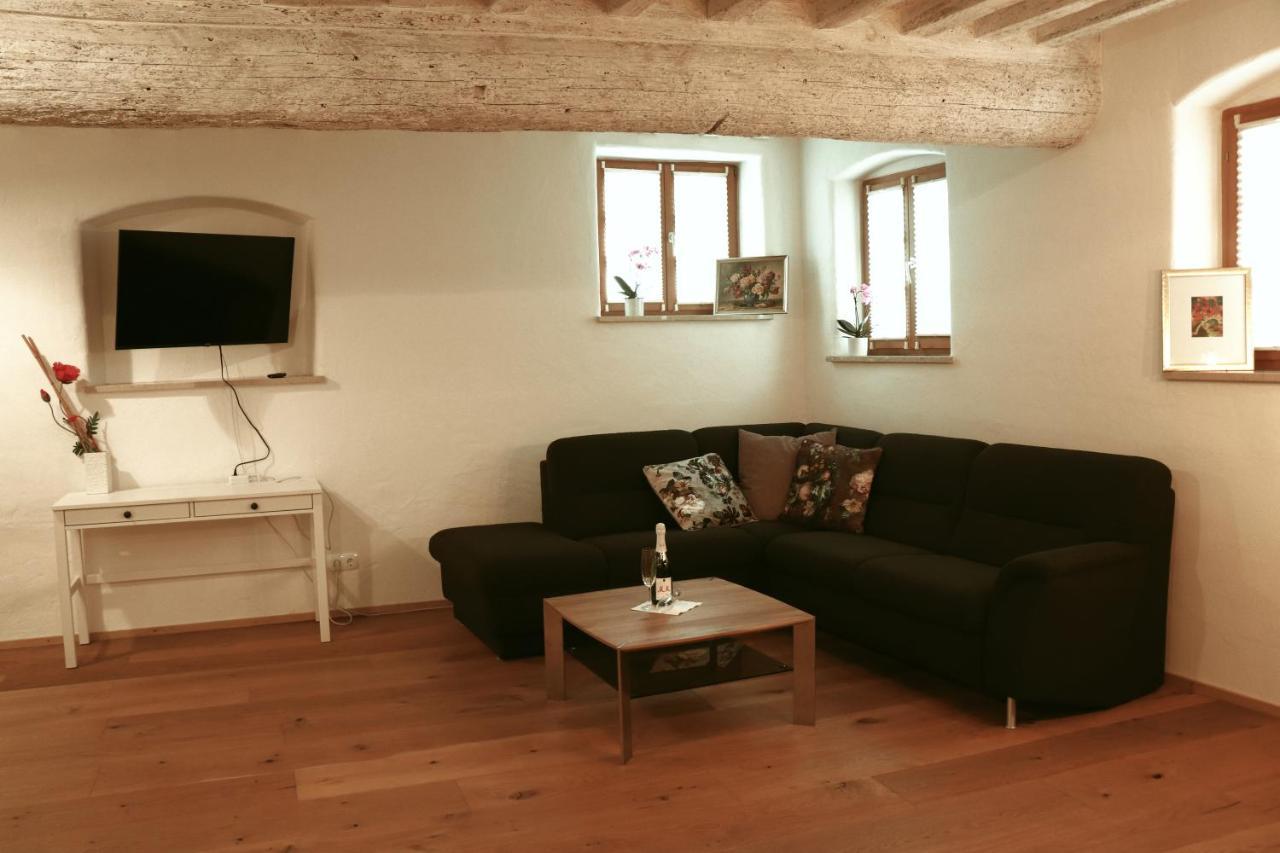 Stilvolle Wohnung Auf 50 M² Mit Parkplatz Und Wifi Kraiburg am Inn Exteriör bild