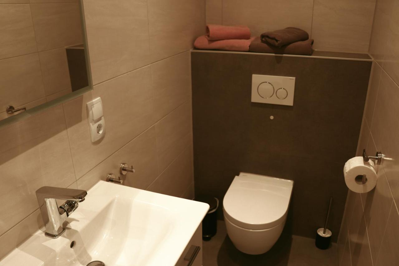 Stilvolle Wohnung Auf 50 M² Mit Parkplatz Und Wifi Kraiburg am Inn Exteriör bild