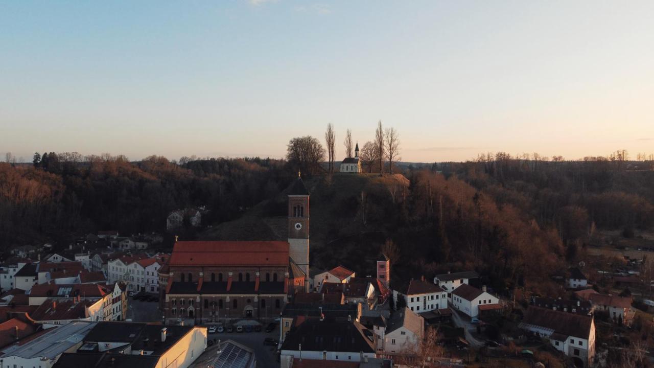Stilvolle Wohnung Auf 50 M² Mit Parkplatz Und Wifi Kraiburg am Inn Exteriör bild